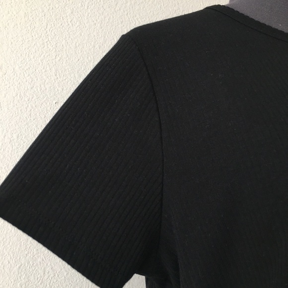 Old Navy Essential Ribbed Crop Top T Shirt - Picture 2 of 5